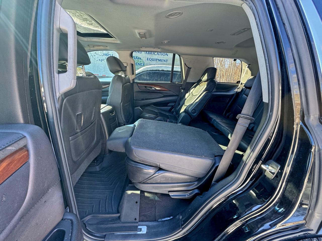 CADILLAC ESCALADE LUXURY