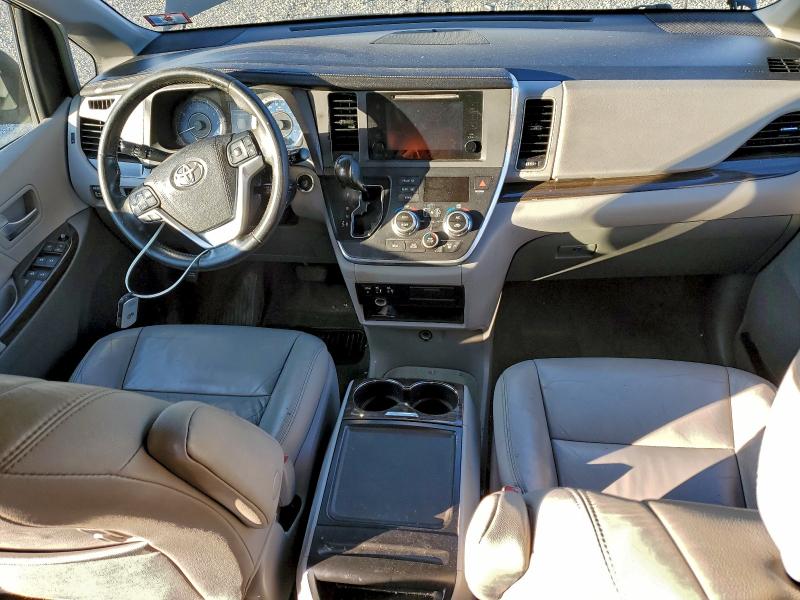 2016 TOYOTA SIENNA XLE #3310373961