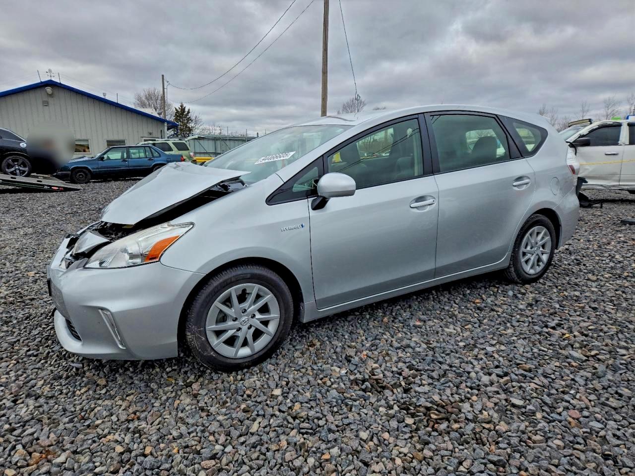 TOYOTA PRIUS V