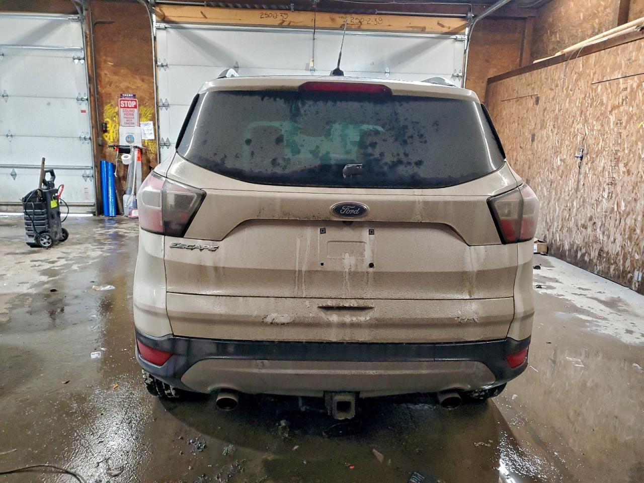 Lot #3312185107 2017 FORD ESCAPE TIT