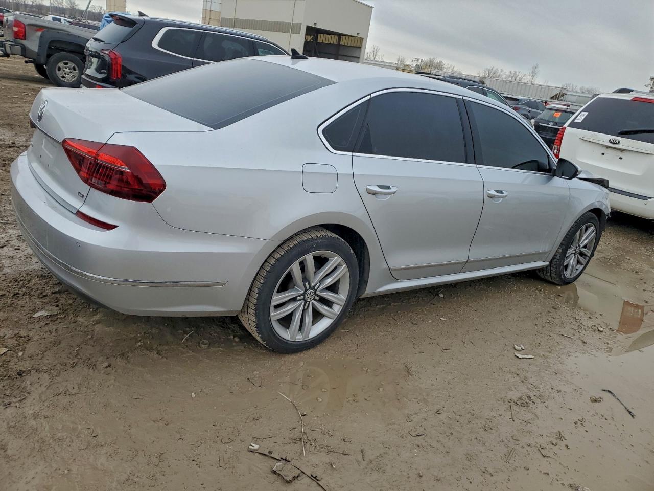 VOLKSWAGEN PASSAT SE