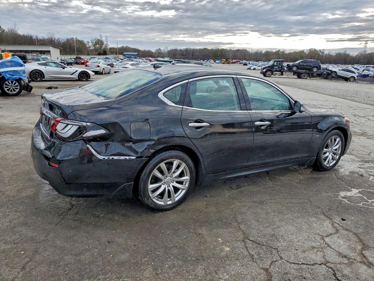 INFINITI Q70 3.7 LUXE