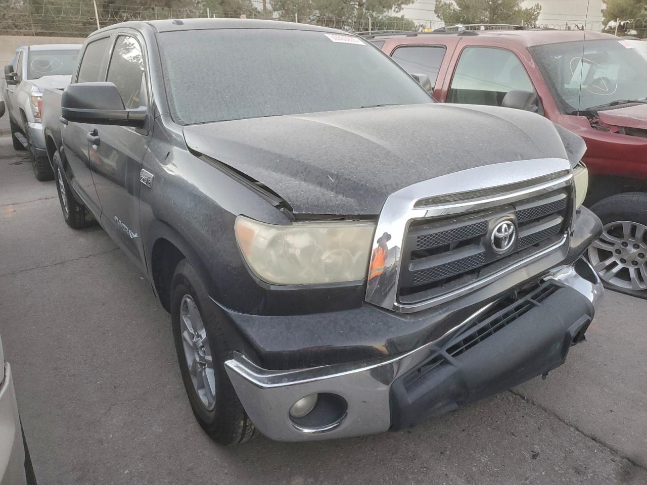 TOYOTA TUNDRA CREWMAX SR5