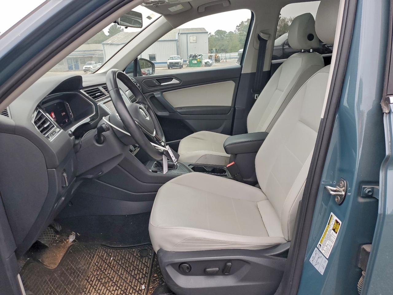 VOLKSWAGEN TIGUAN SE