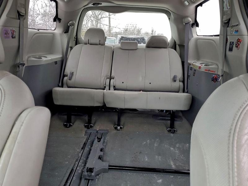 2013 TOYOTA SIENNA XLE #3309627096