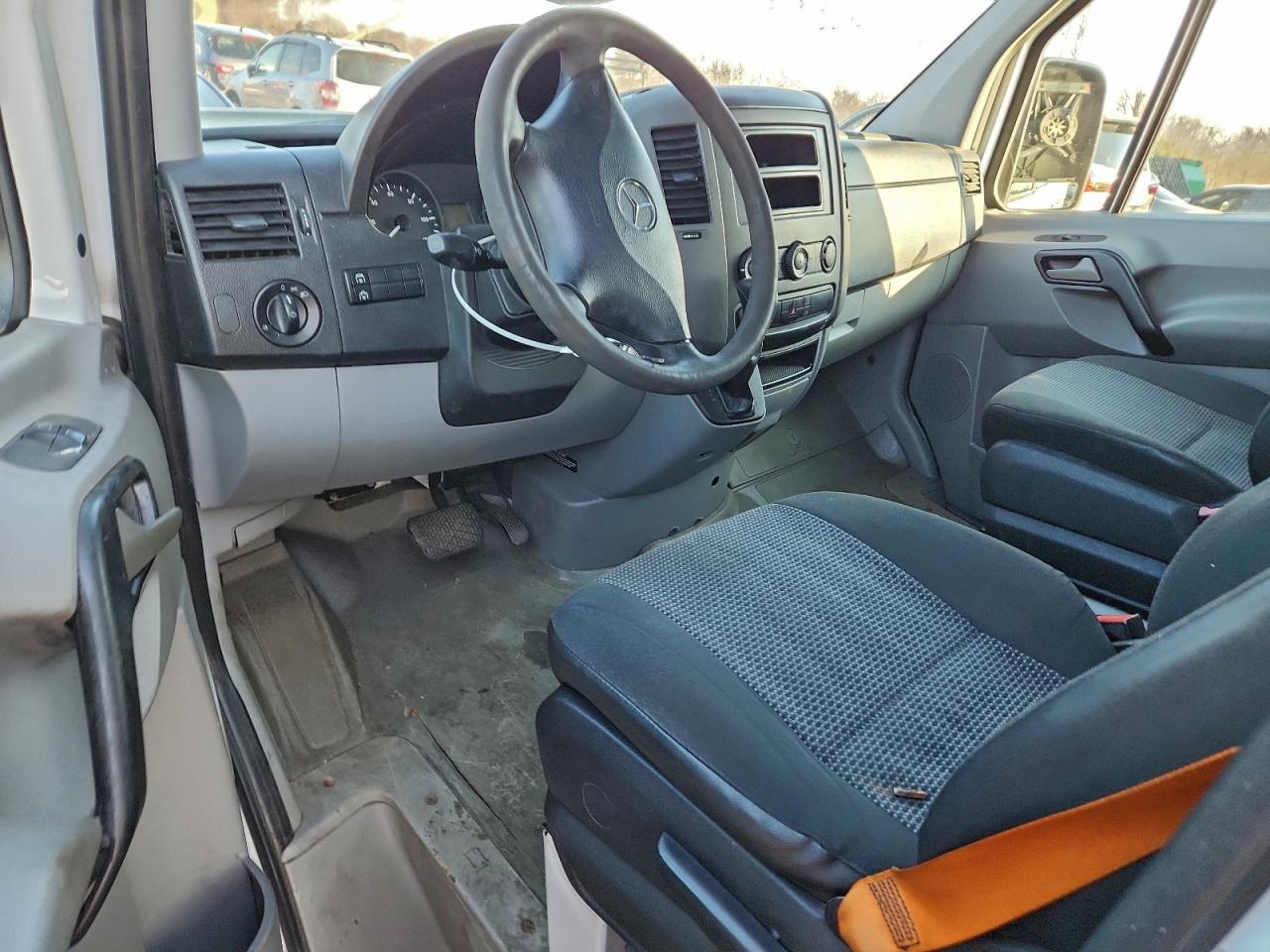 MERCEDES-BENZ SPRINTER 2500