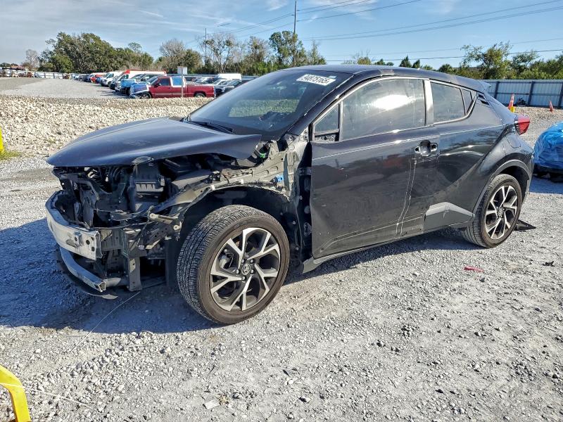 2020 TOYOTA C-HR XLE #3303885795