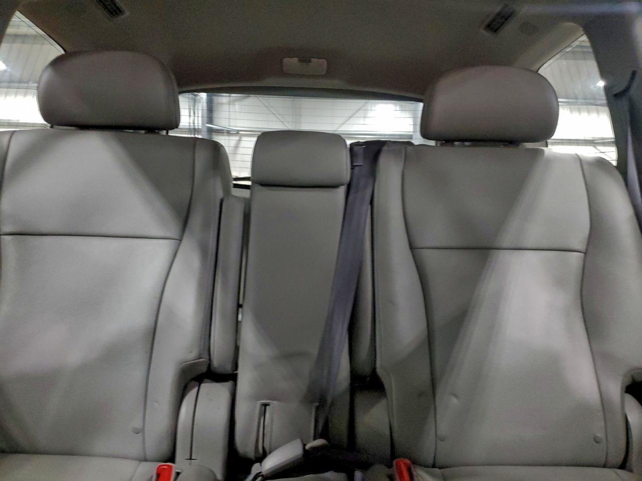 TOYOTA HIGHLANDER LIMITED