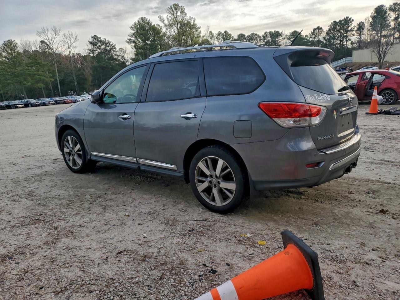 Lot #3319000327 2015 NISSAN PATHFINDER