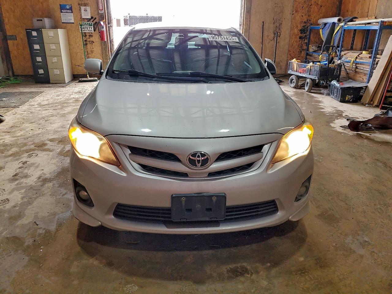 TOYOTA COROLLA BASE