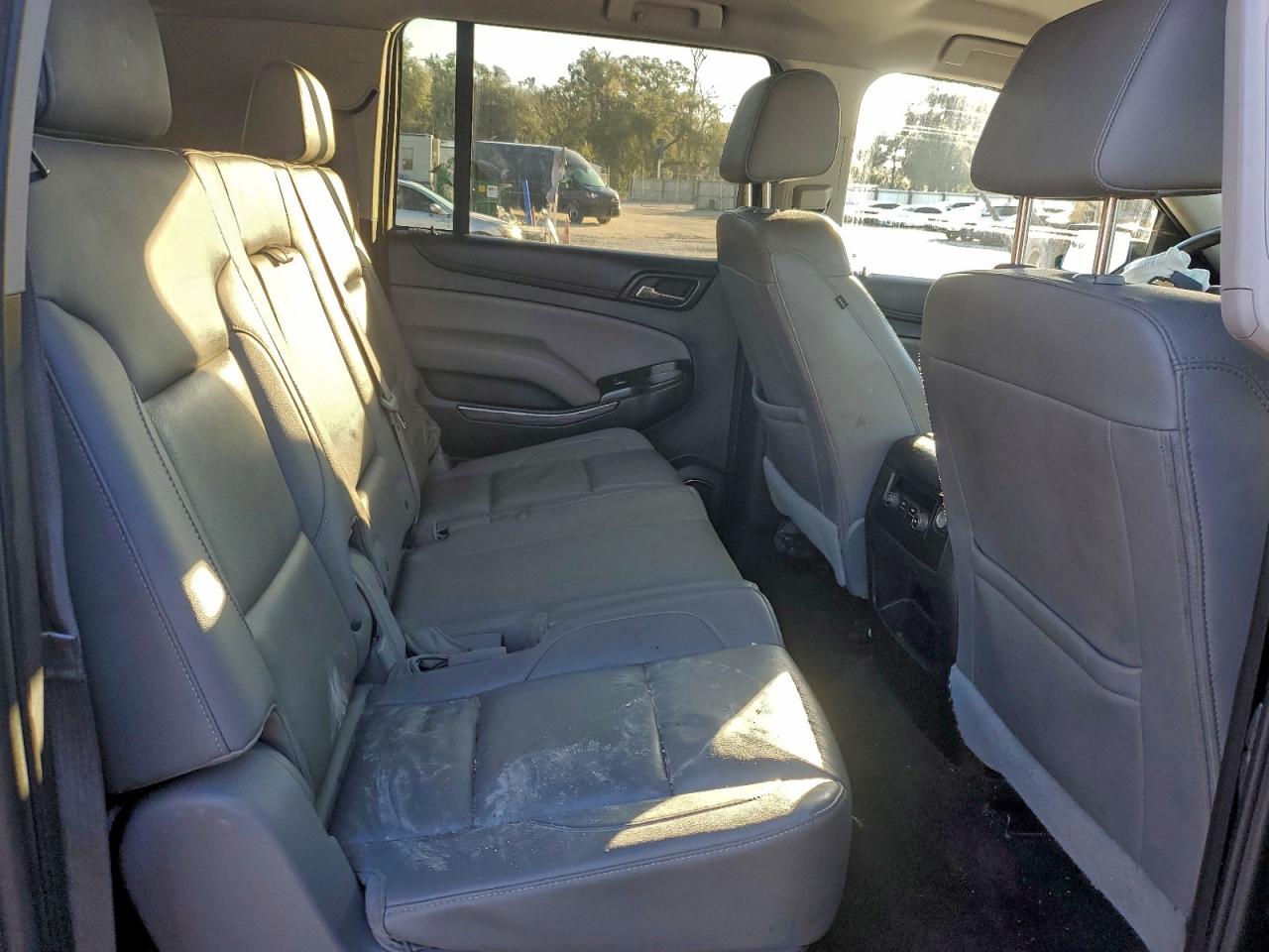 CHEVROLET SUBURBAN C1500 LT