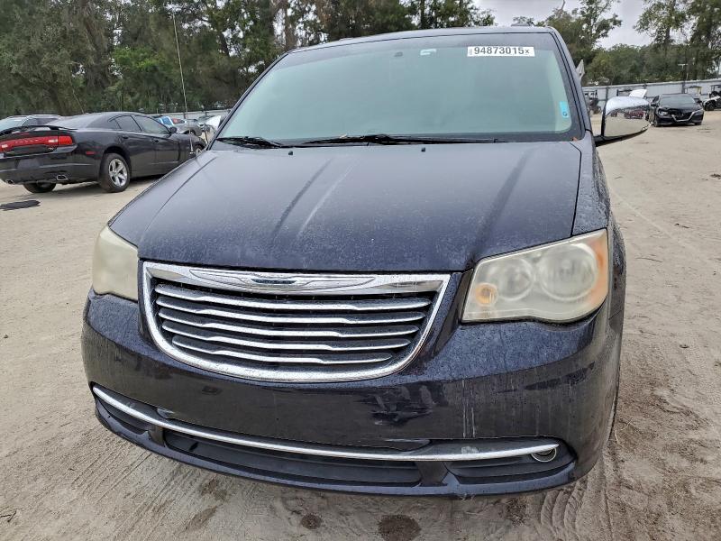 2011 CHRYSLER TOWN & COU #3302707001