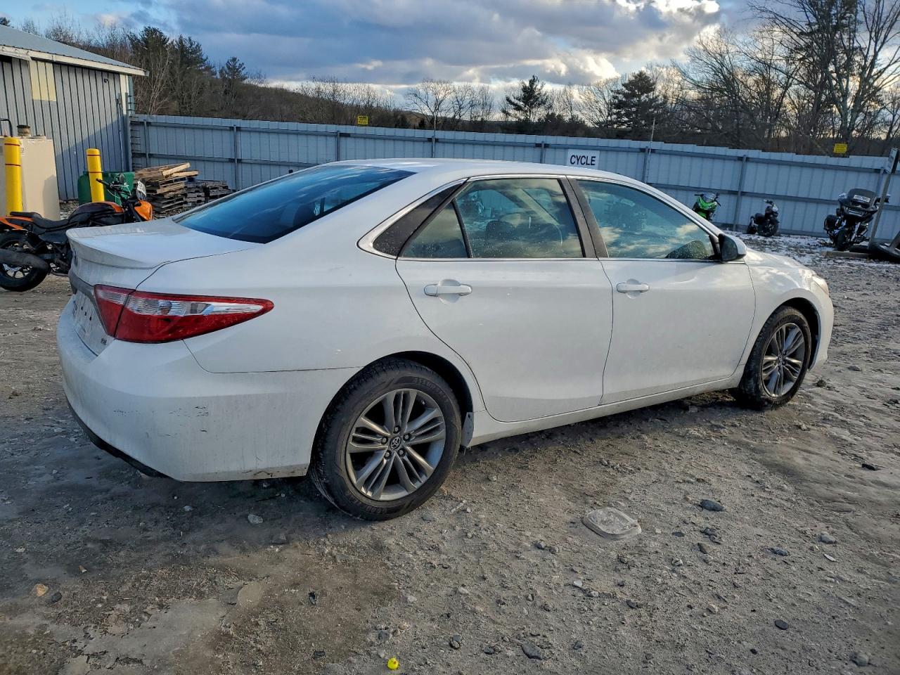 TOYOTA CAMRY LE