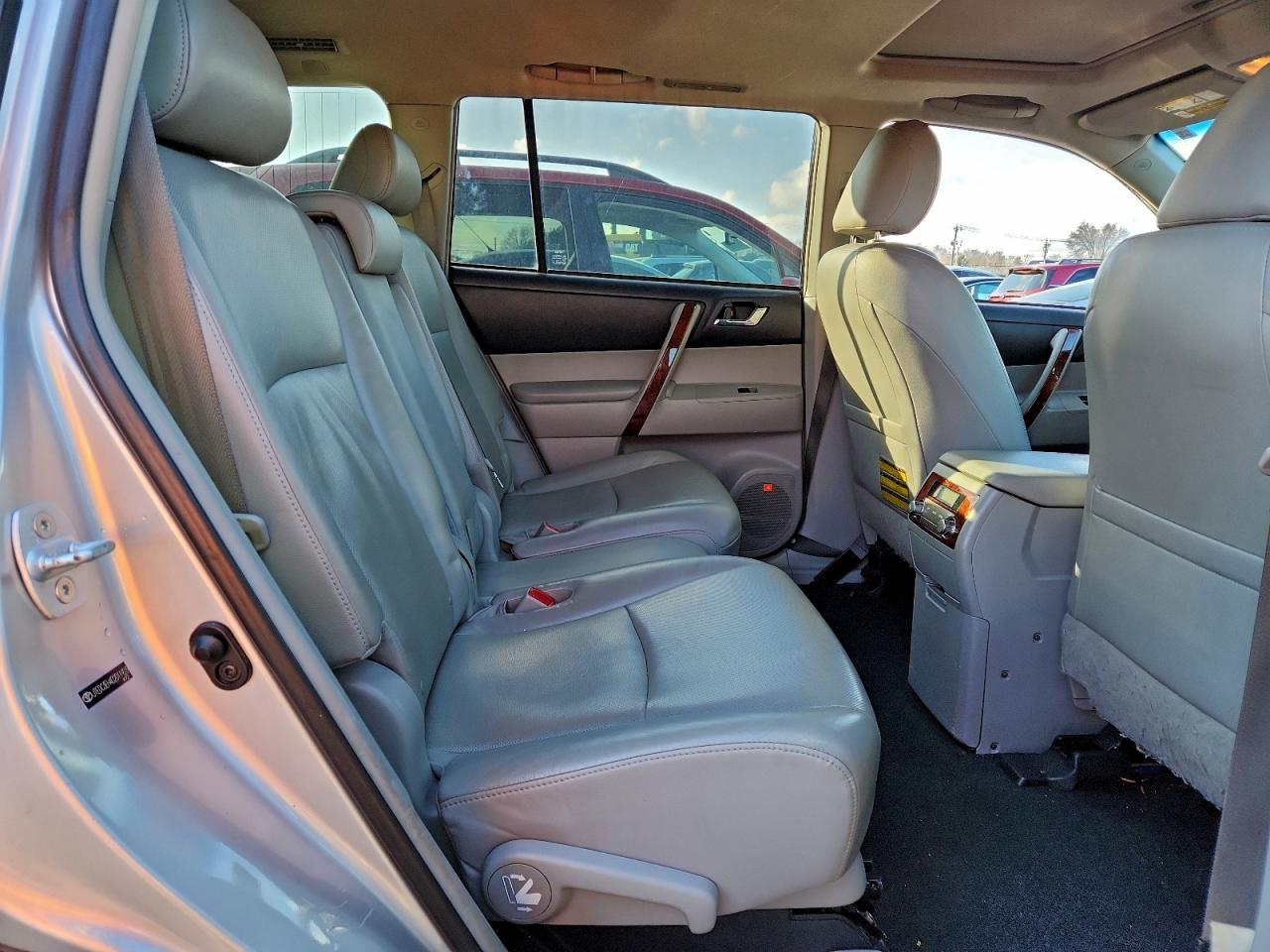 TOYOTA HIGHLANDER HYBRID LIMITED