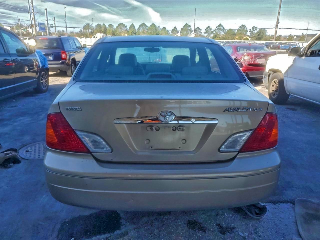 Lot #3315892143 2001 TOYOTA AVALON XL