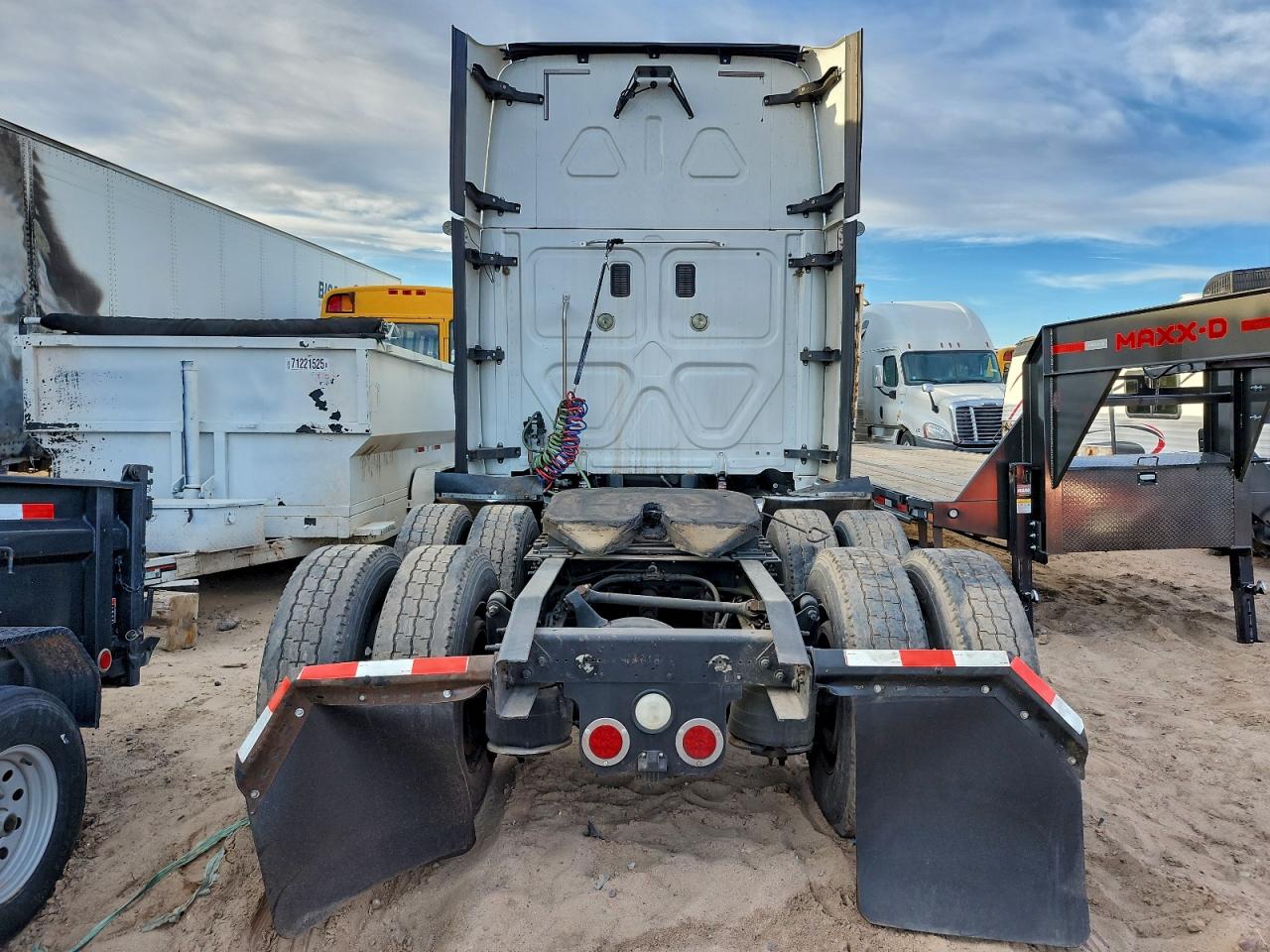 Lot #3311825196 2014 FREIGHTLINER CASCADIA