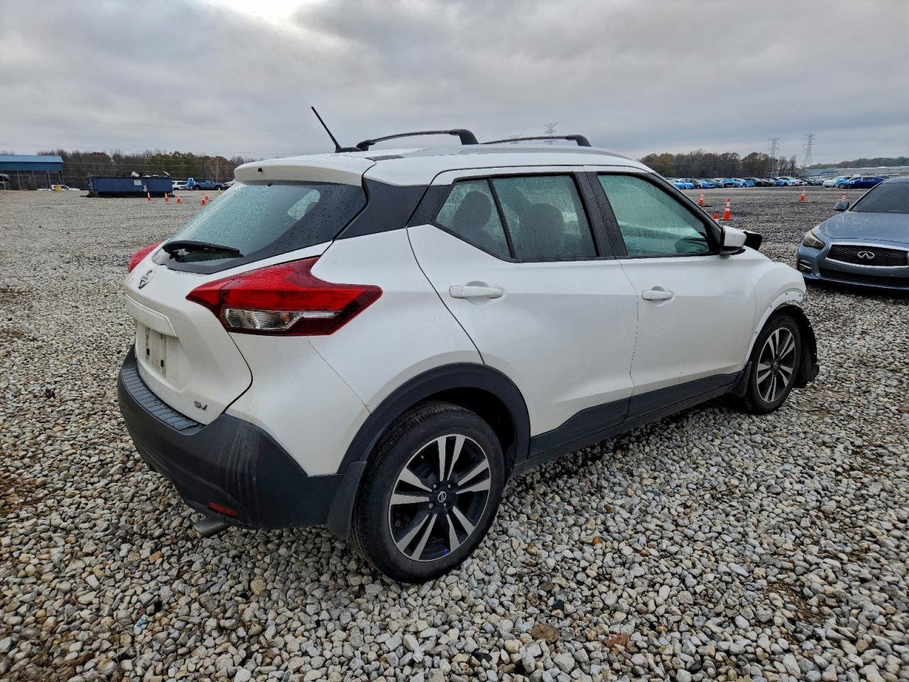 NISSAN KICKS S