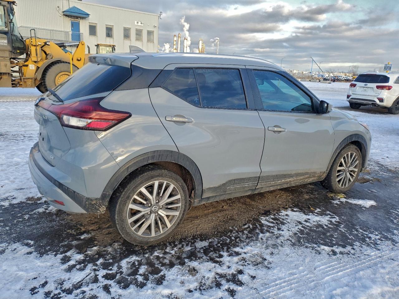 NISSAN KICKS SV