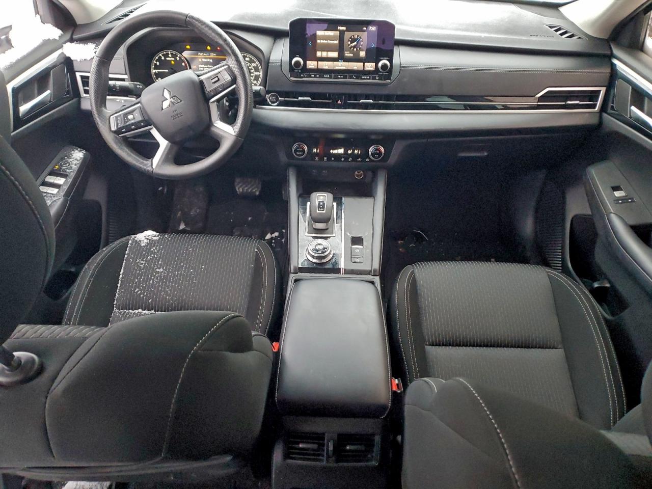 MITSUBISHI OUTLANDER ES