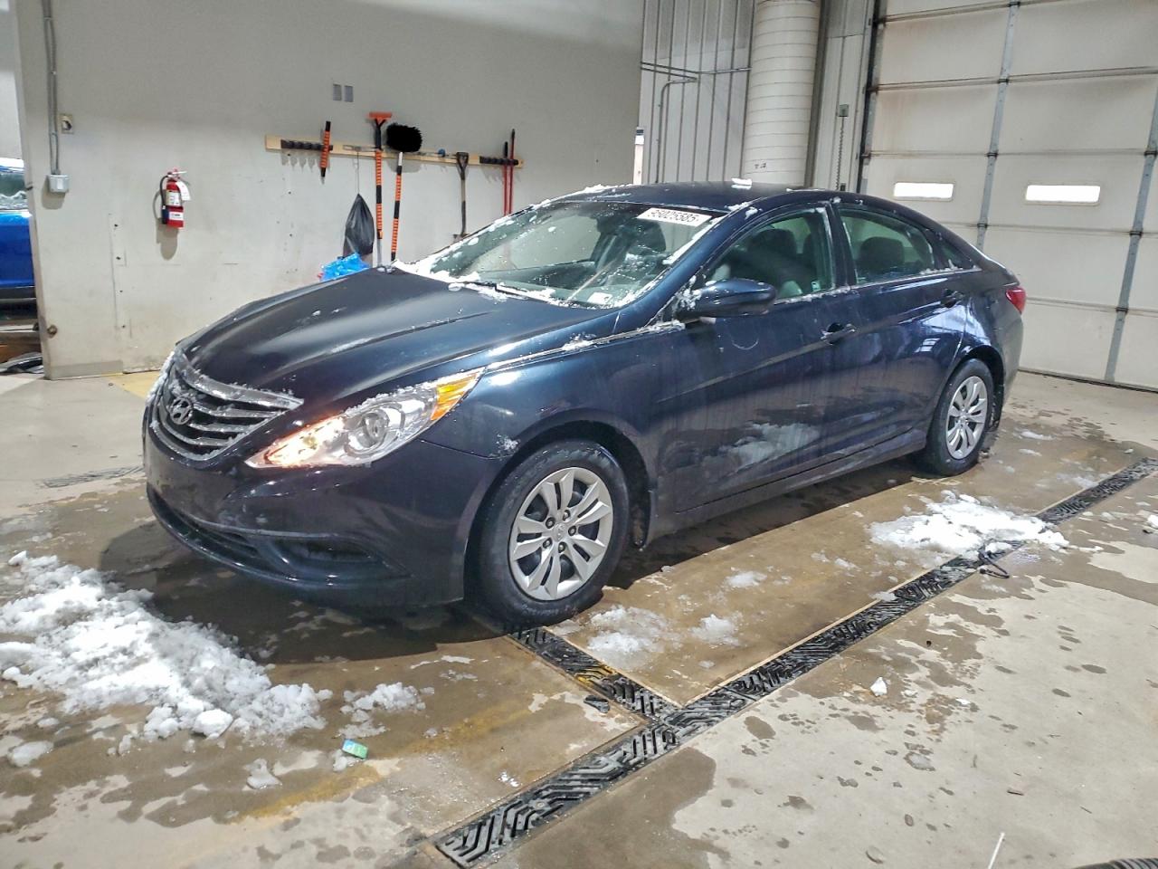 Lot #3302715031 2012 HYUNDAI SONATA GLS