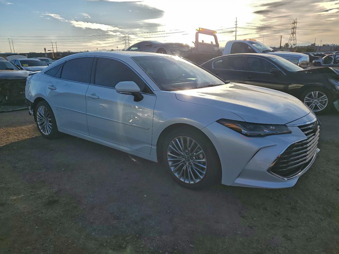 Lot #3311838185 2019 TOYOTA AVALON XLE