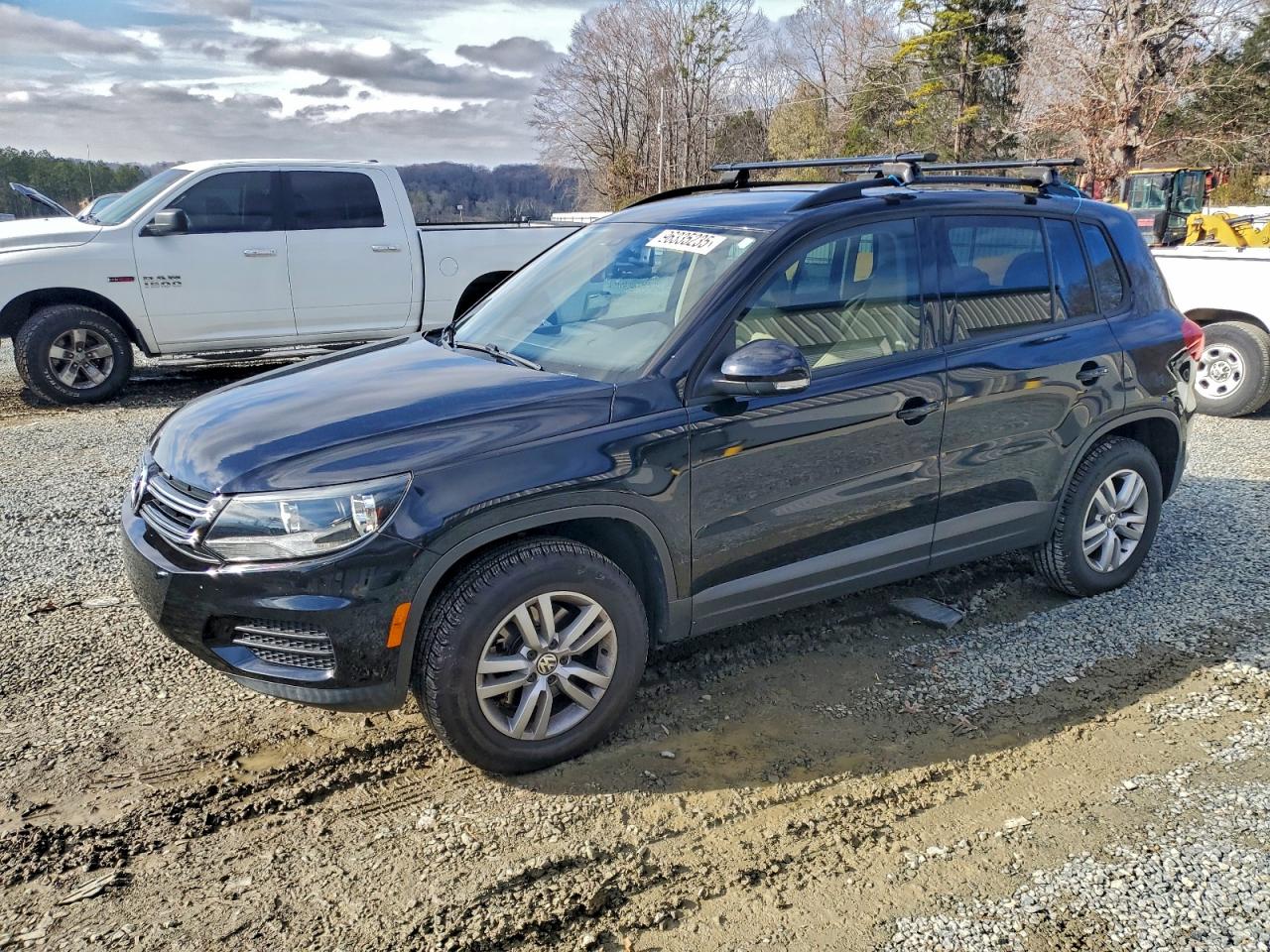 VOLKSWAGEN TIGUAN S