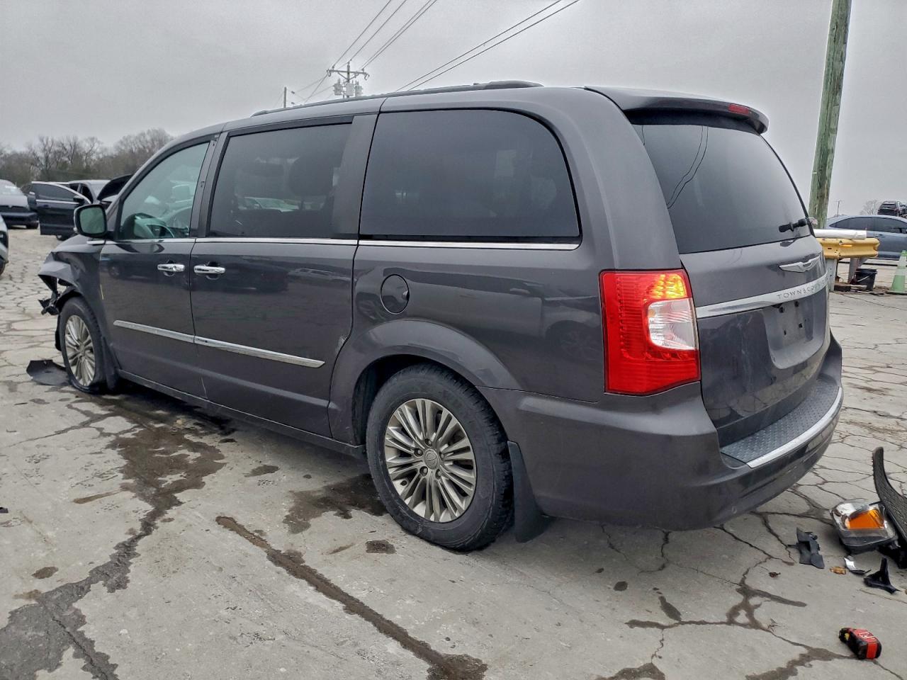 CHRYSLER TOWN & COUNTRY TOURING L