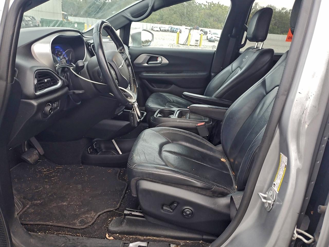 CHRYSLER PACIFICA TOURING L