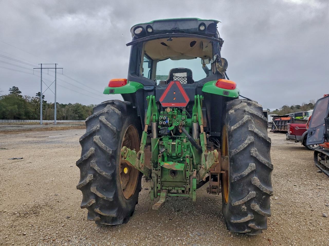 Lot #3302811936 2020 JOHN DEERE TRACTOR