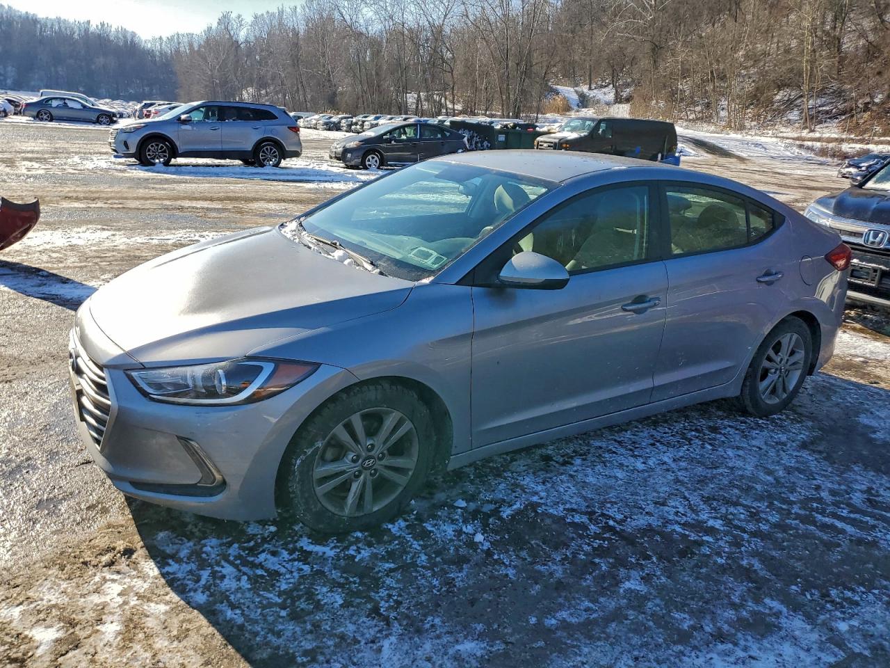 Lot #3317704102 2017 HYUNDAI ELANTRA