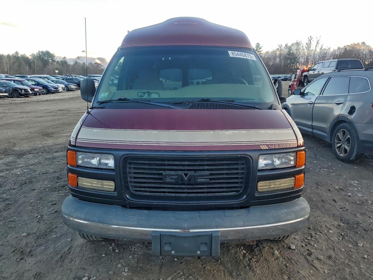 Lot #3305303323 2001 GMC SAVANA RV