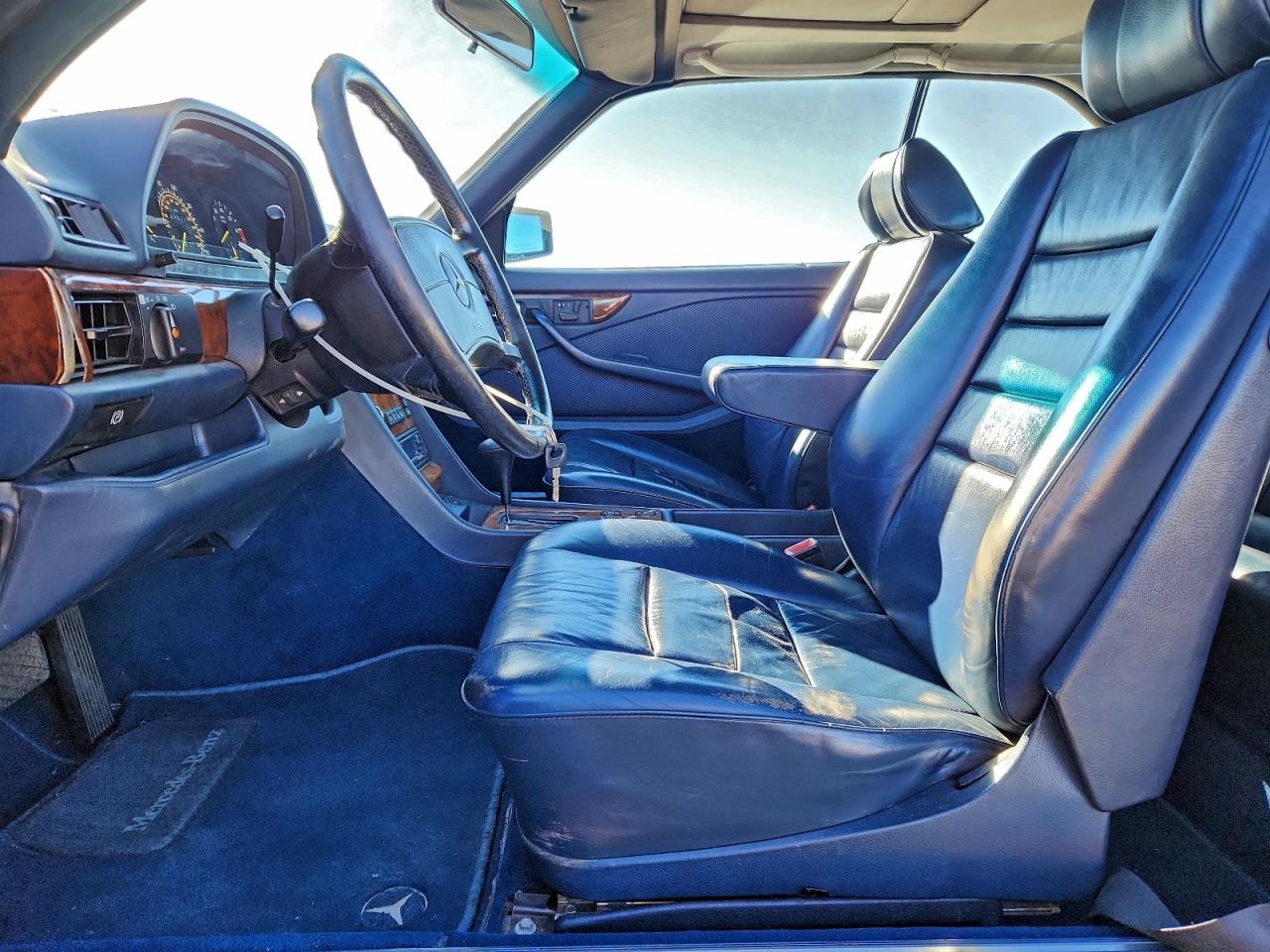 Lot #3308328176 1986 MERCEDES-BENZ 560 SEC