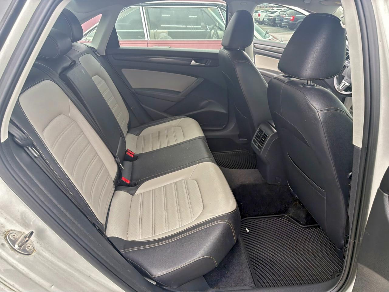 VOLKSWAGEN PASSAT SE