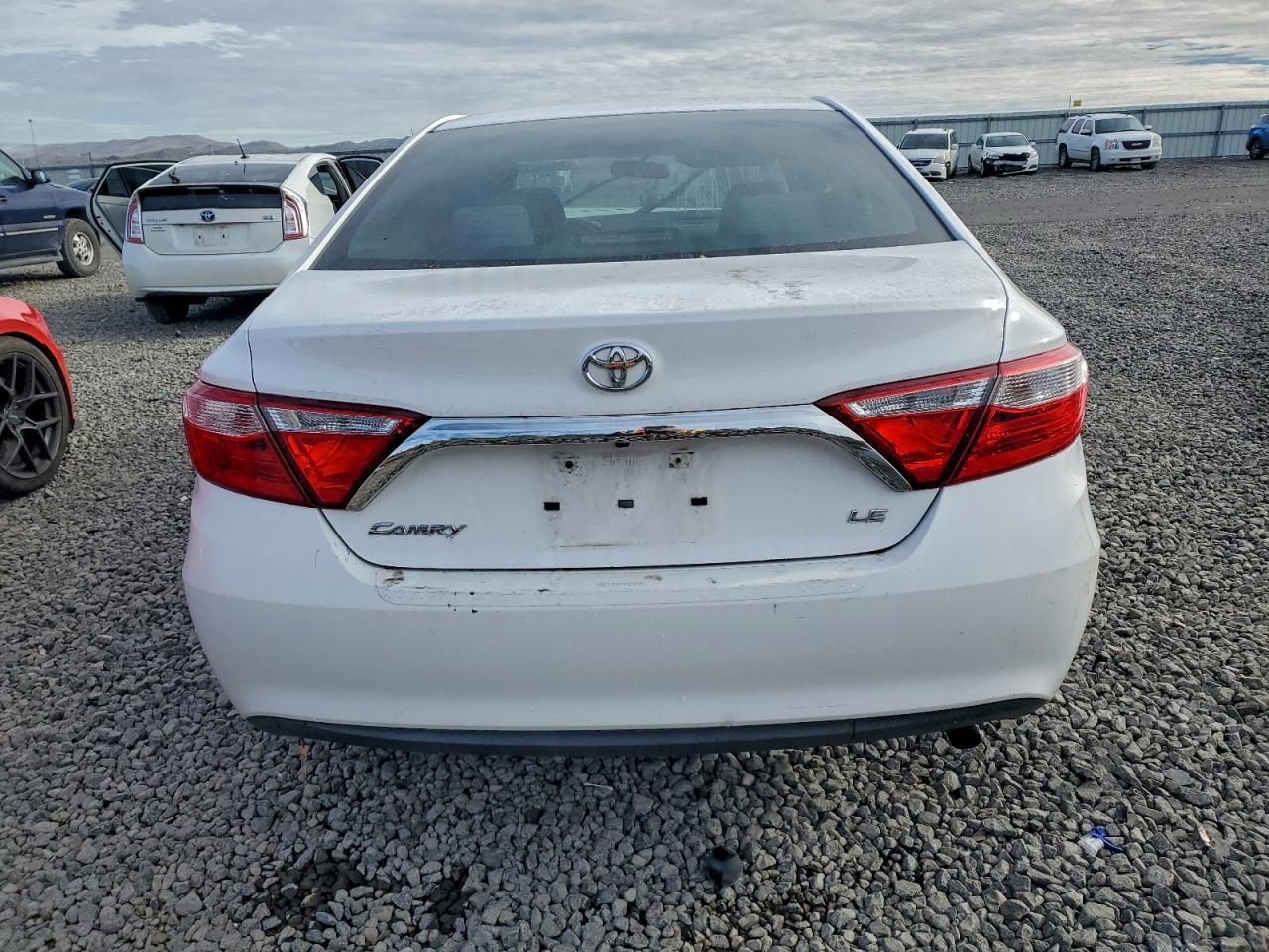 TOYOTA CAMRY LE