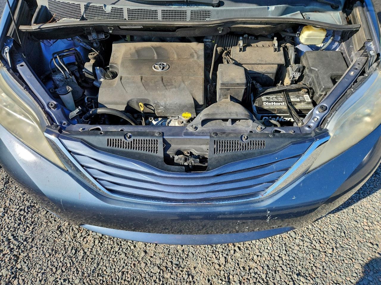 Lot #3315892149 2015 TOYOTA SIENNA LE