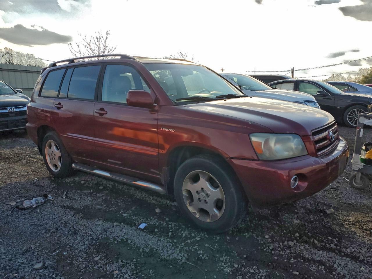 Lot #3305355318 2004 TOYOTA HIGHLANDER