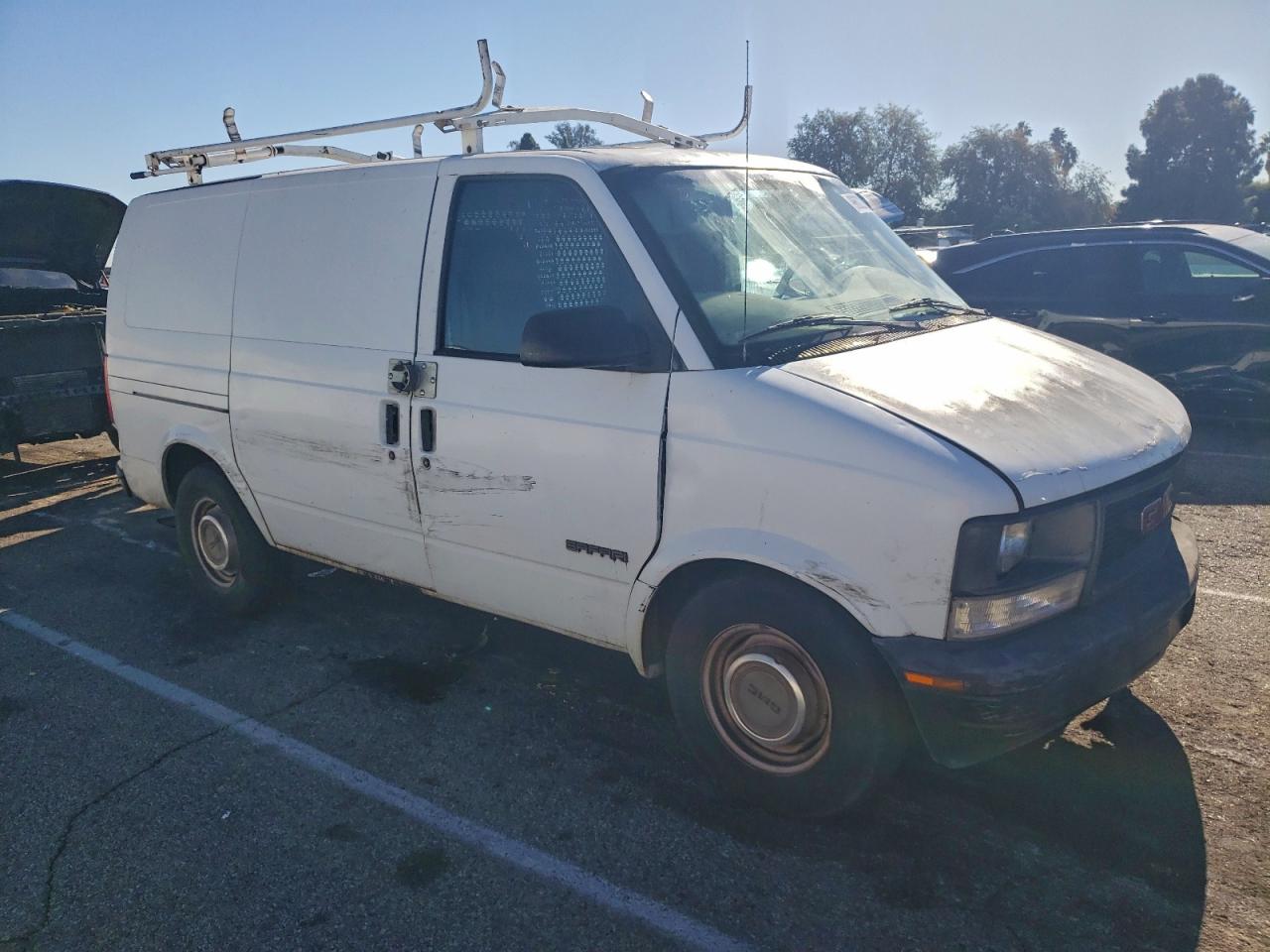Lot #3311635253 1999 GMC SAFARI XT