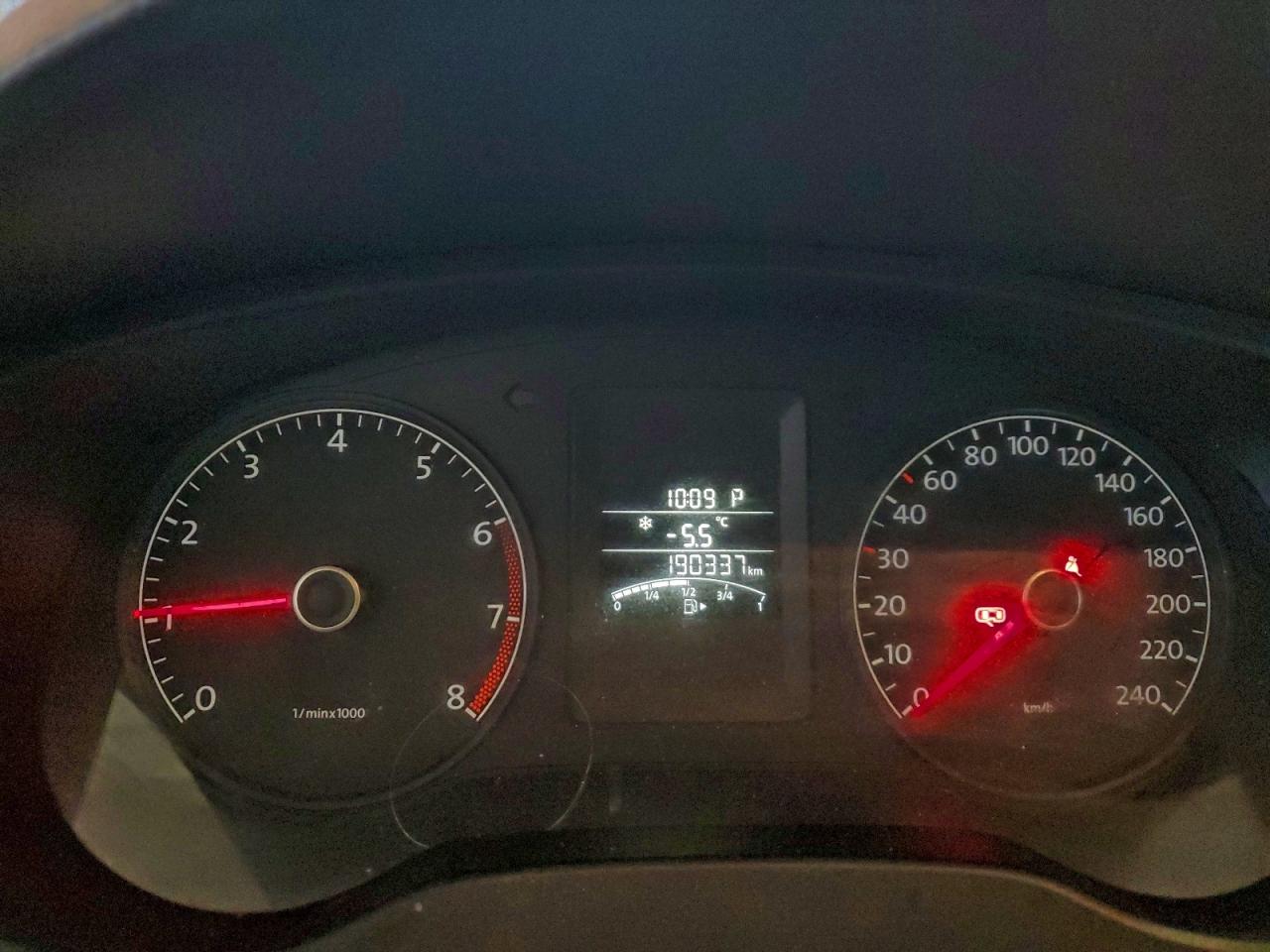 VOLKSWAGEN JETTA BASE