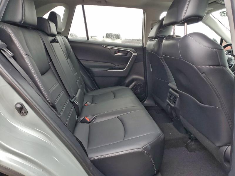 2021 TOYOTA RAV4 XLE P #3317689113