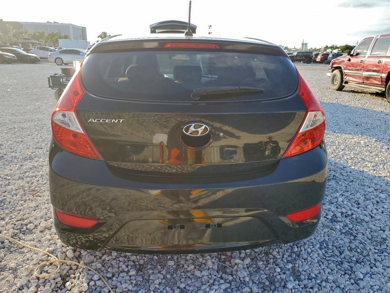 HYUNDAI ACCENT SE