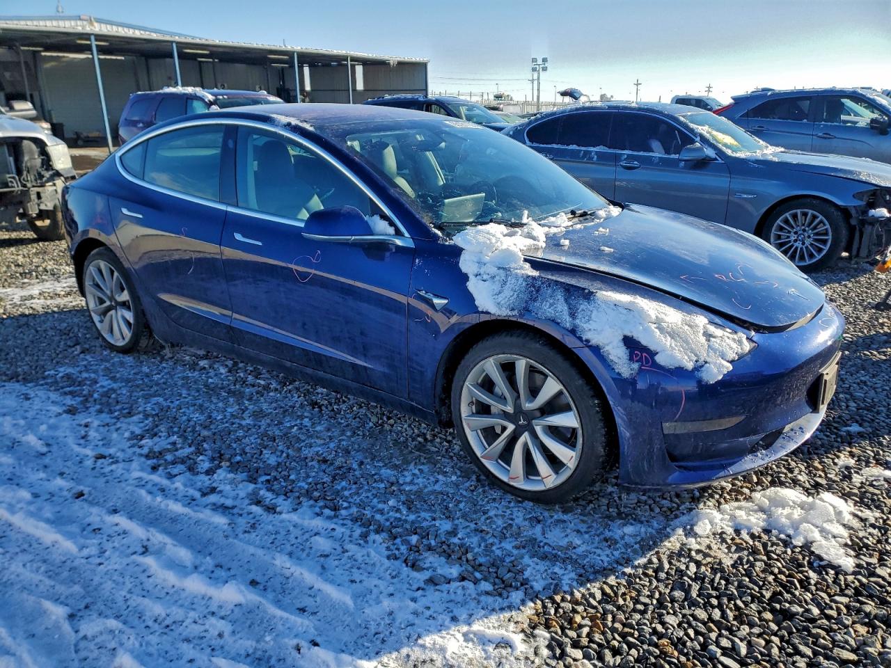 TESLA MODEL 3