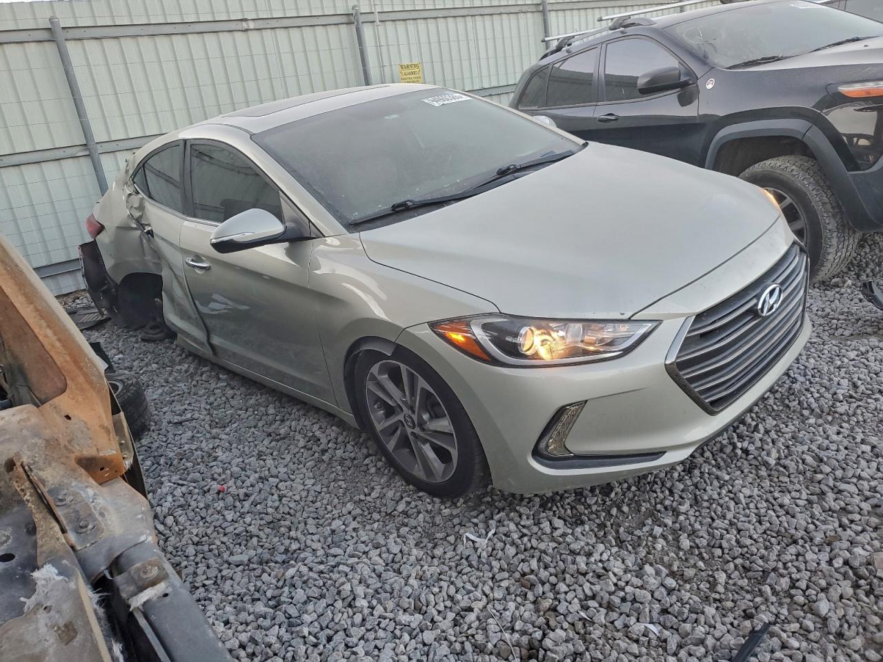 HYUNDAI ELANTRA SE