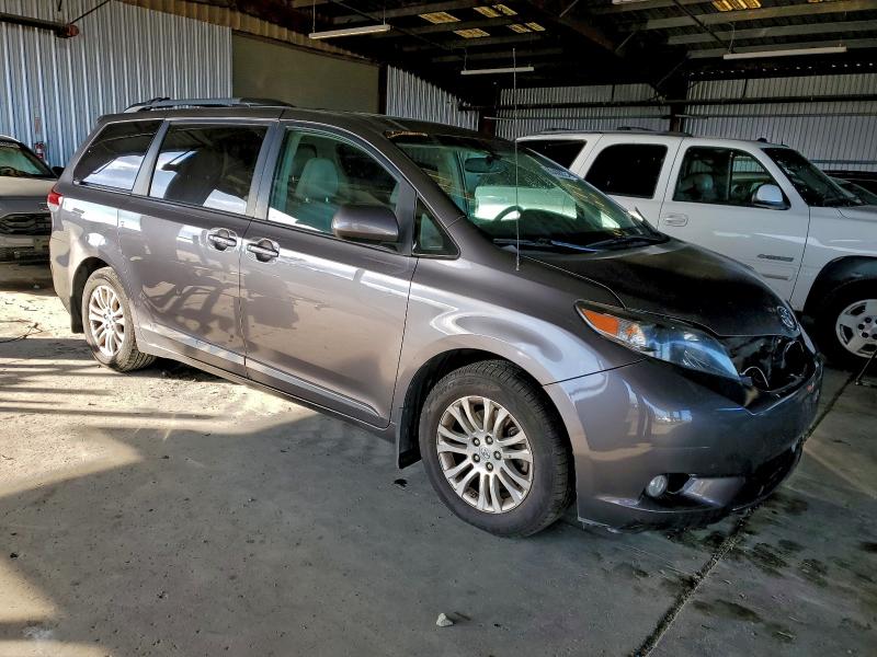 2011 TOYOTA SIENNA XLE #3308484274