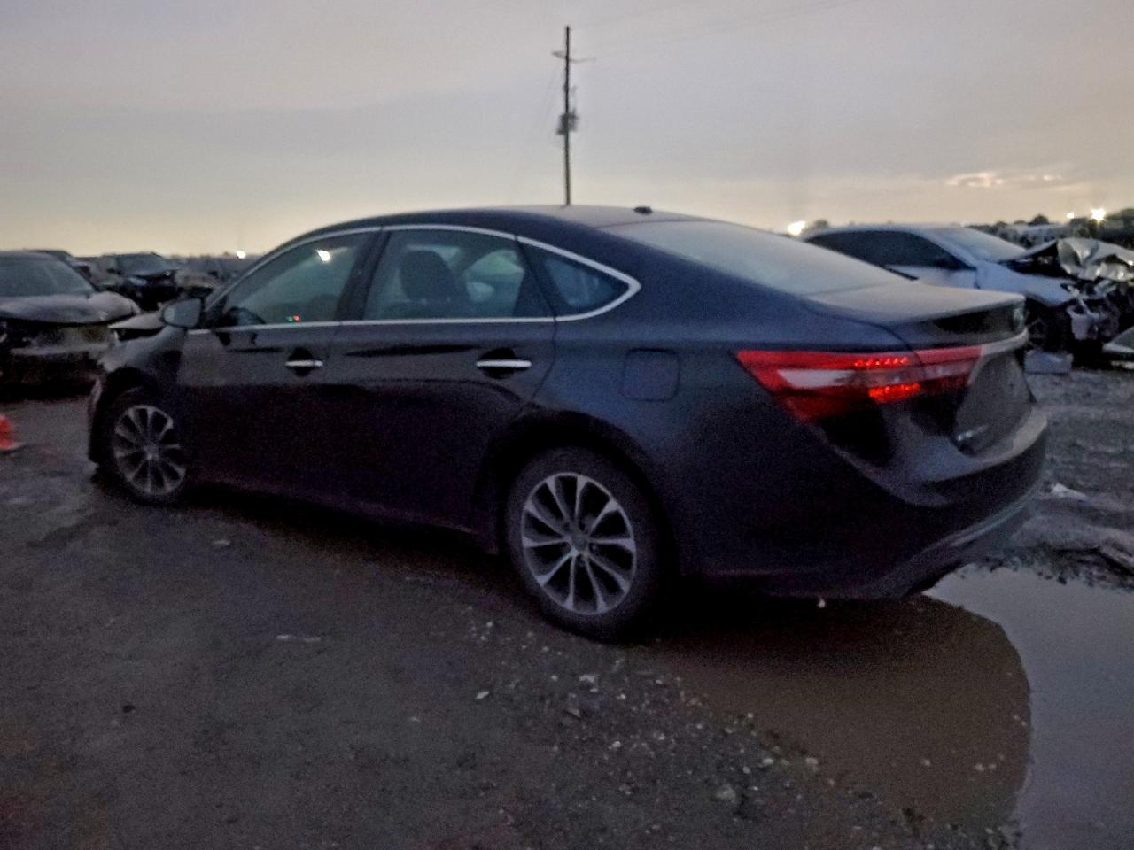 Lot #3315692719 2018 TOYOTA AVALON XLE