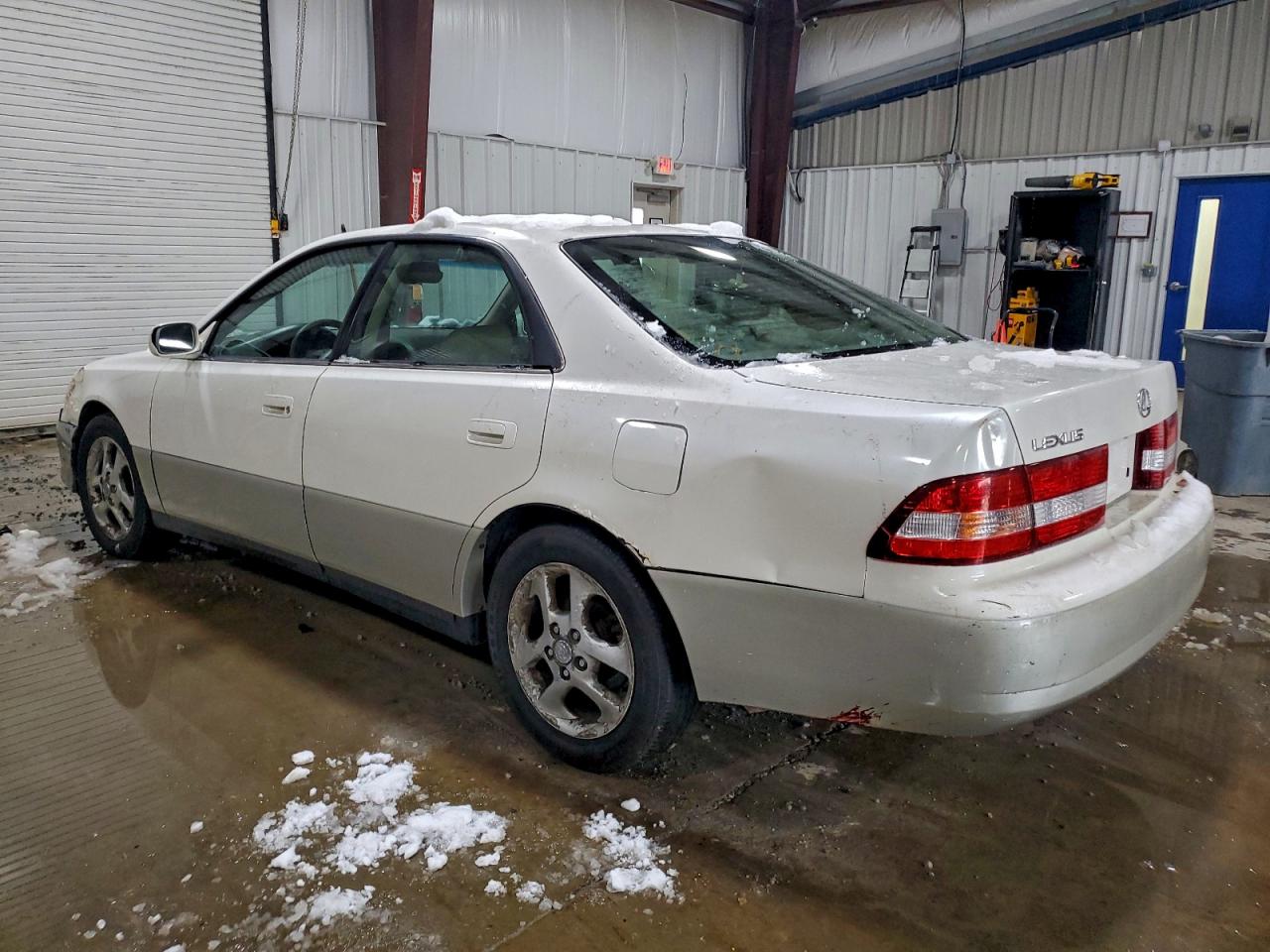 Lot #3309604579 2000 LEXUS ES 300