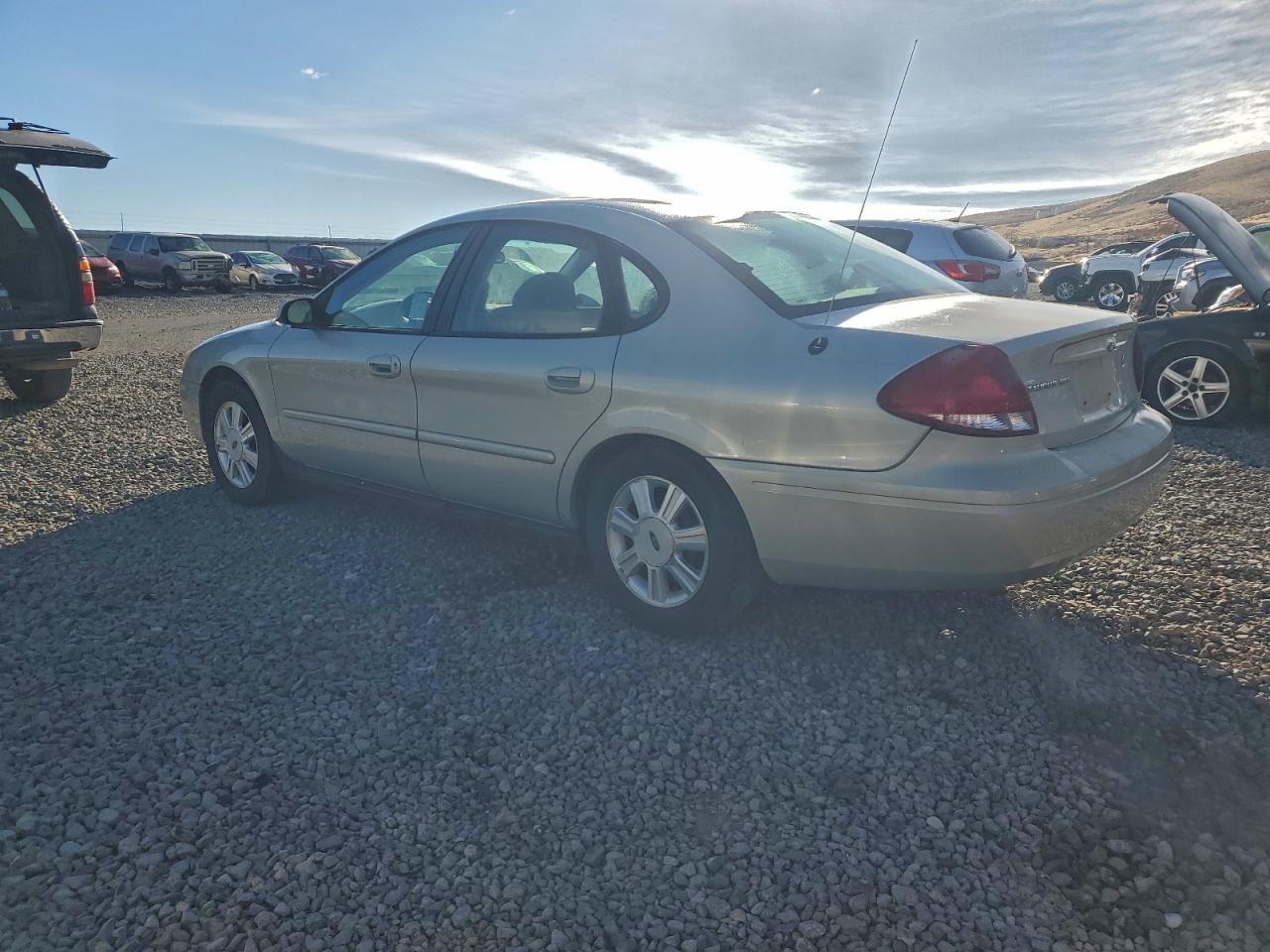 Lot #3304102492 2005 FORD TAURUS SEL