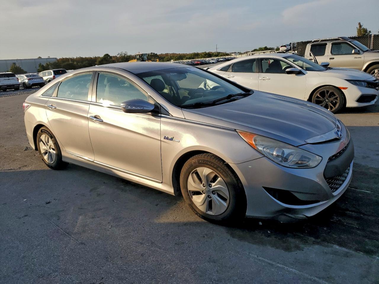 HYUNDAI SONATA HYBRID