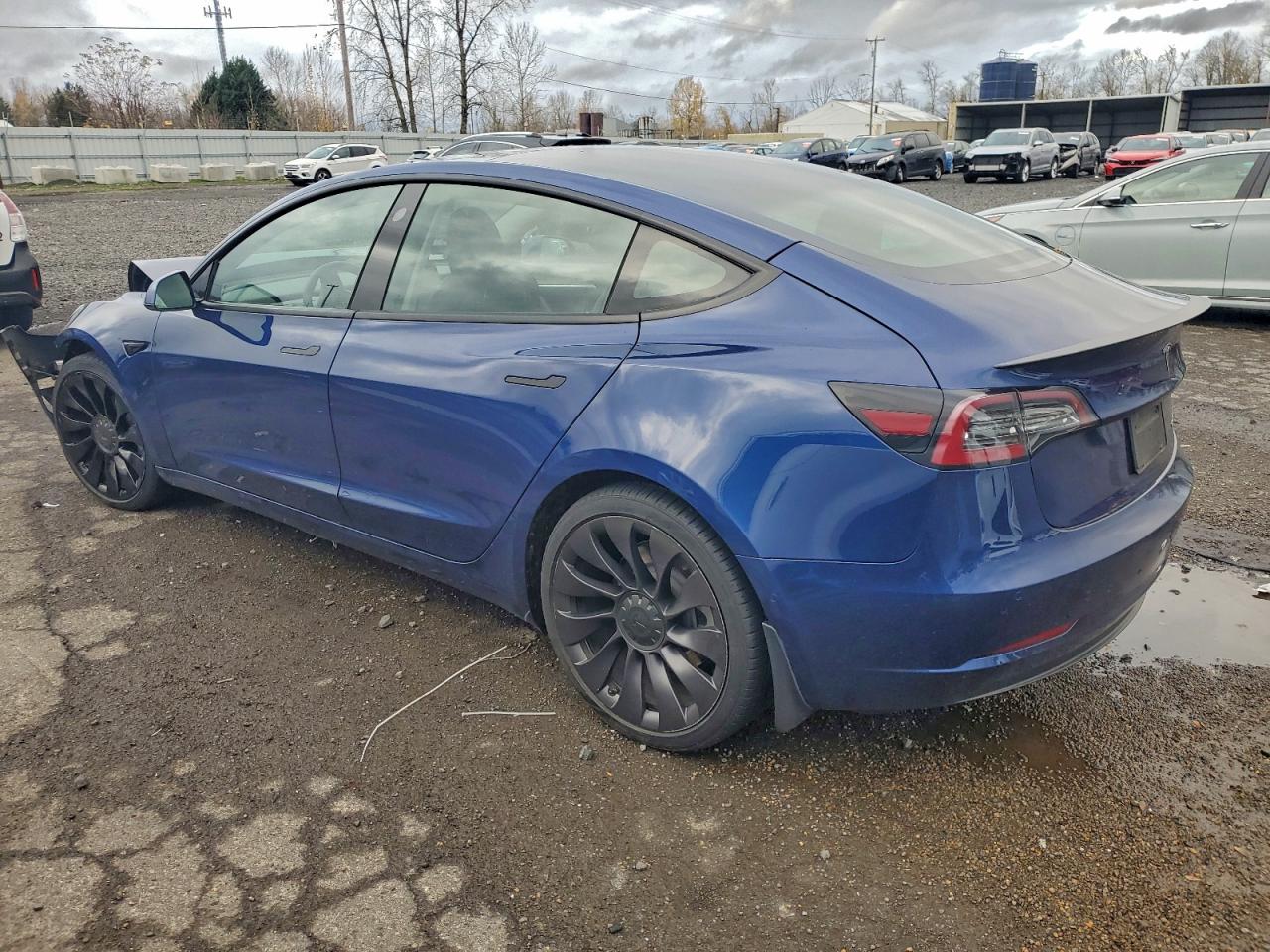 TESLA MODEL 3