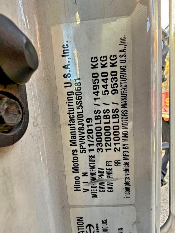 Lot #3304523469 2020 HINO HINO 338