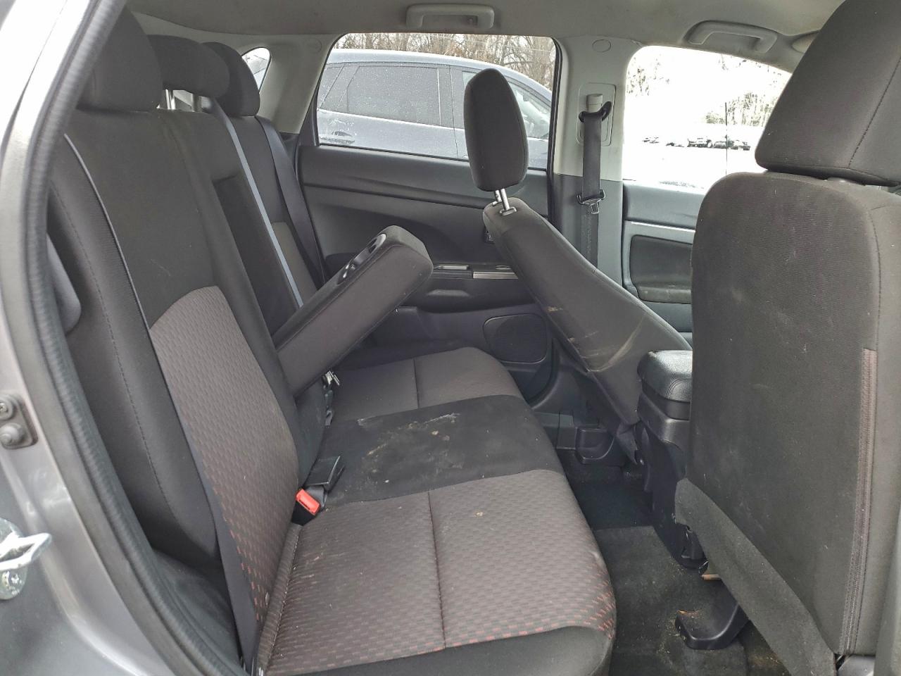 MITSUBISHI OUTLANDER ES